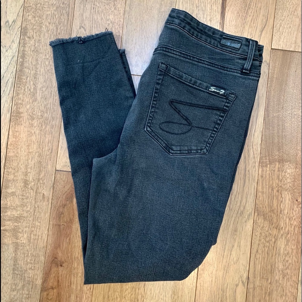 Seven7 Mid Rise Skinny Black Wash sz 12